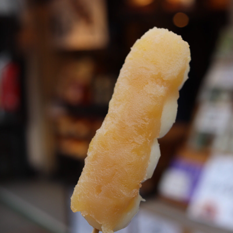 りんご餡の団子(ともや 小町店)