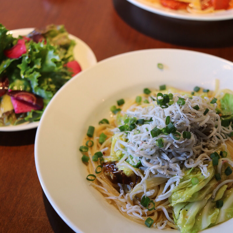 しらすとアンチョビとキャベツのアーリオオーリオ ランチセット(Dolce far niente ドルチェ ファール ニエンテ)