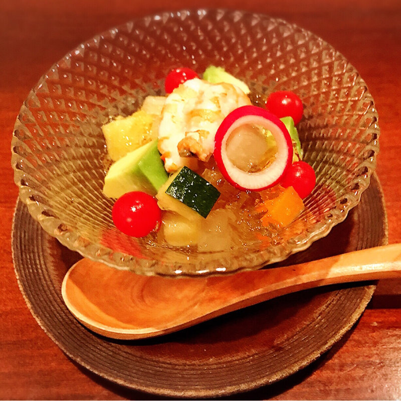 地海老とアボカドと旬野菜のジュレサラダ(にかいのおねぎや 笹木 （にかいのおねぎや ささき）)