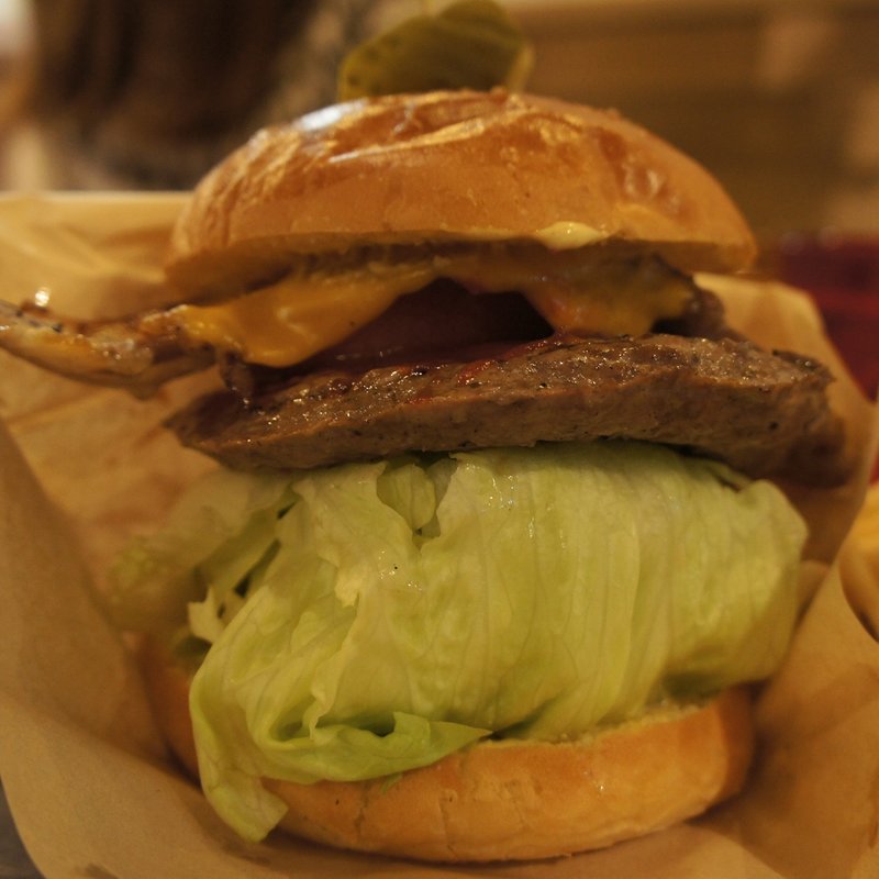 自家製ベーコンチーズバーガー(グッドエイジングストア〜Good Aging Store〜)