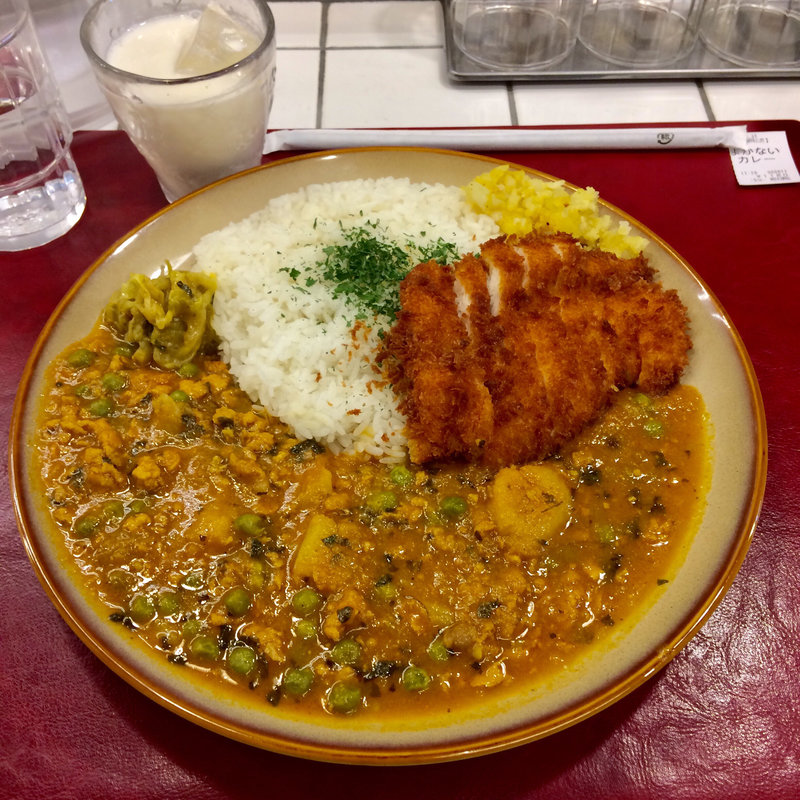 ナディムさんのまかないカレー（ミニラッシー付）(上等カレー 神田小川町店)