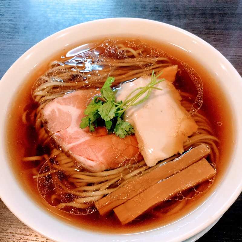 醤油らぁ麺(らぁ麺 紫陽花 （ラアメン アジサイ）)