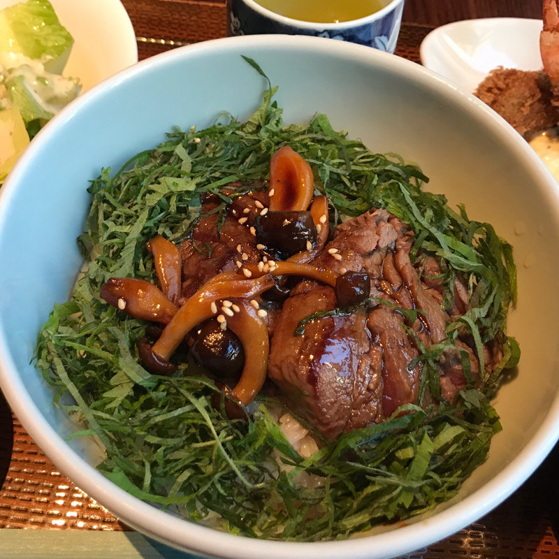 【 牛テキ丼セット 】(グリル満天星 麻布十番 丸ビル店（グリルマンテンボシアザブジュウバン）)