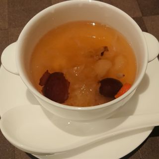 極上燕の巣とナツメ入り温製デザート(中国料理 エンプレスルーム)