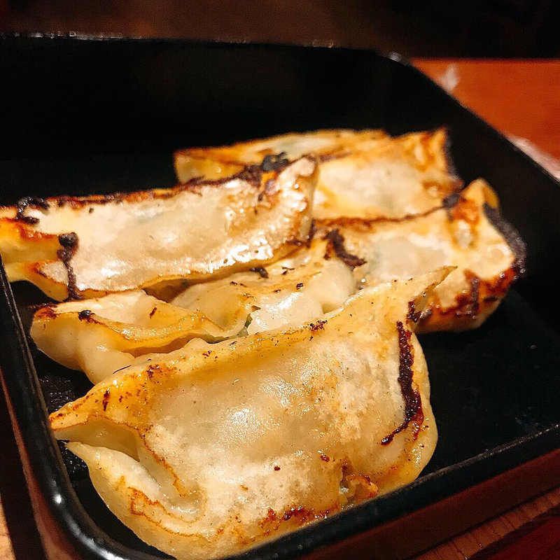 鉄鍋餃子(餃子のロッキー)