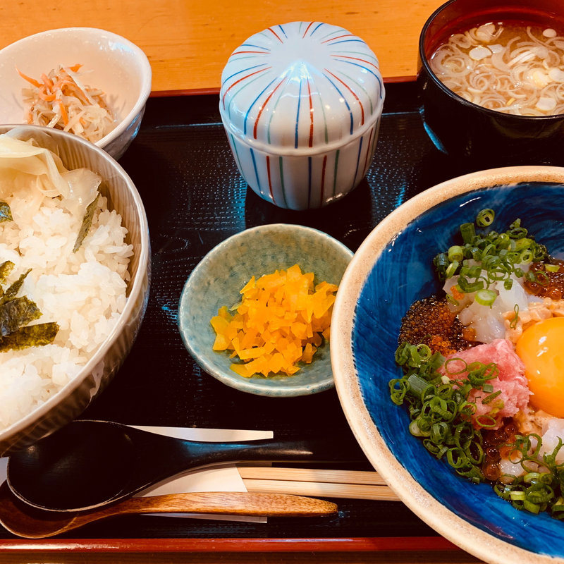 海鮮納豆丼(寿司割烹 木挽町 佃屋)