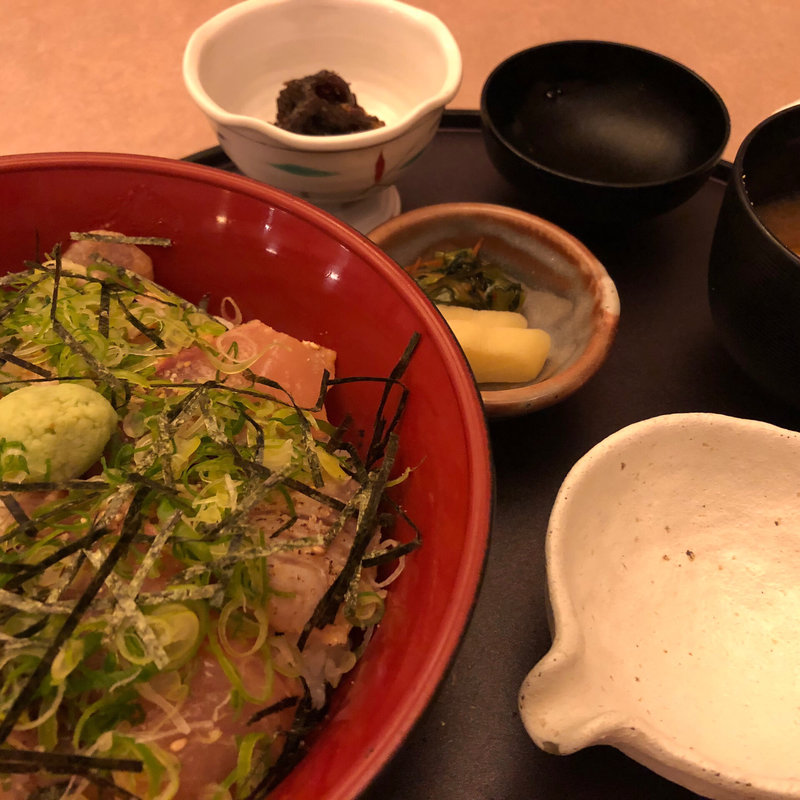伊勢マダイ丼(黒潮ダイニング 花 )