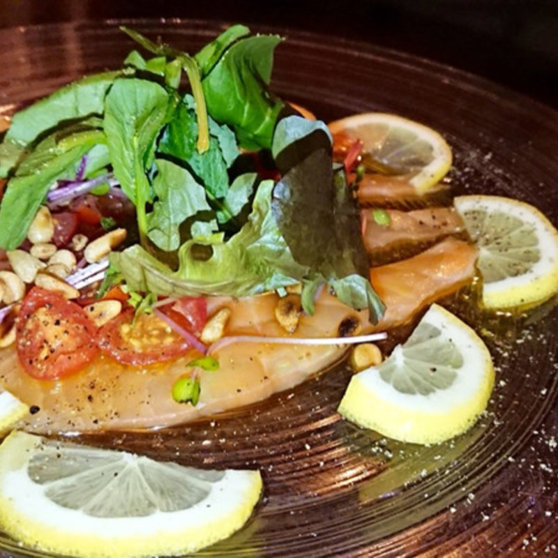 市場直送本日のおすすめ鮮魚のカルパッチョ(バリラックス ザ ガーデン 南堀江)