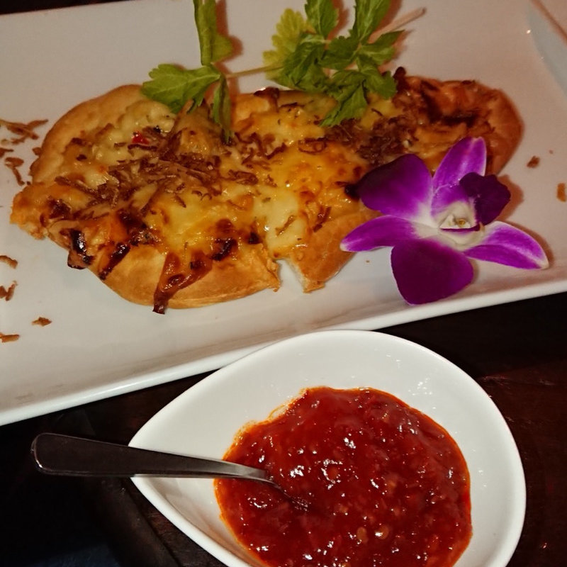 ナンPIZZAサンバルエッグ(バリラックス ザ ガーデン 南堀江)