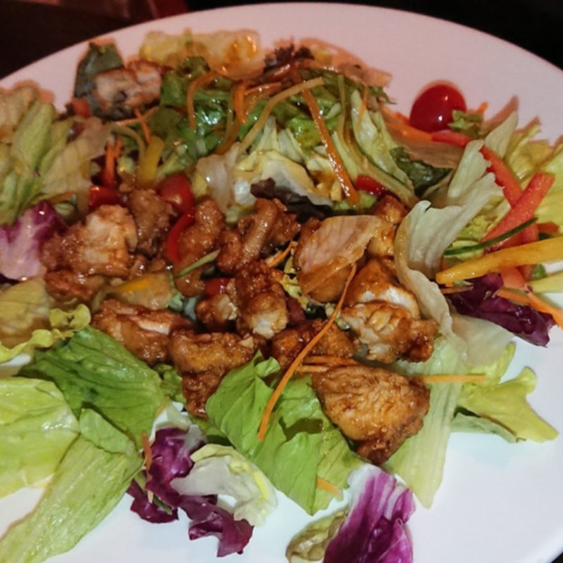 アヤム・ブンブ・バリ　～バリ風 鶏腿肉の唐揚げ～(バリラックス ザ ガーデン 南堀江)