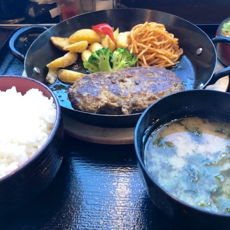 プレミアムハンバーグ(湯あがりキッチン 一休 横浜鶴ヶ峰店)