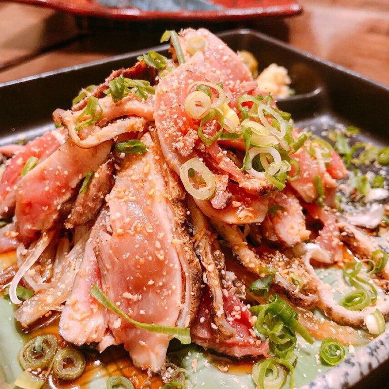 地鶏のタタキ(あぶりTAO)