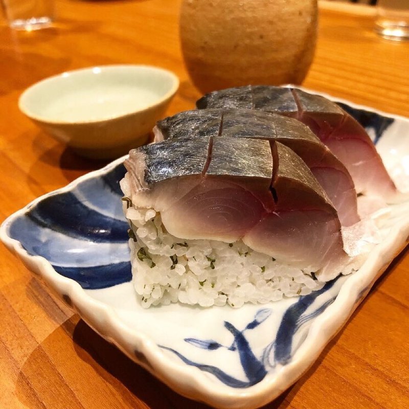 鯖すし(お酒と食事うり)
