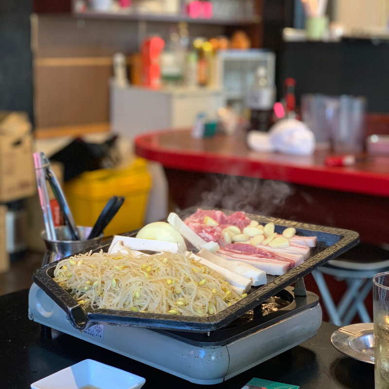 サムギョプサル(豚焼肉 大空14 （ブタヤキニク Sora14）)