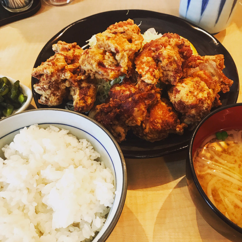 鳥からあげ定食(とんかつ三田)