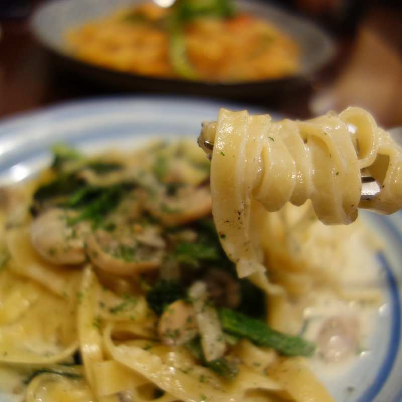 大粒カキとほうれん草のクリームソース(粉屋)