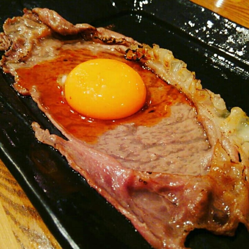 デルソーレ特製！サーロインの炙りユッケ(イタリアン肉バル デル・ソーレ 道頓堀)