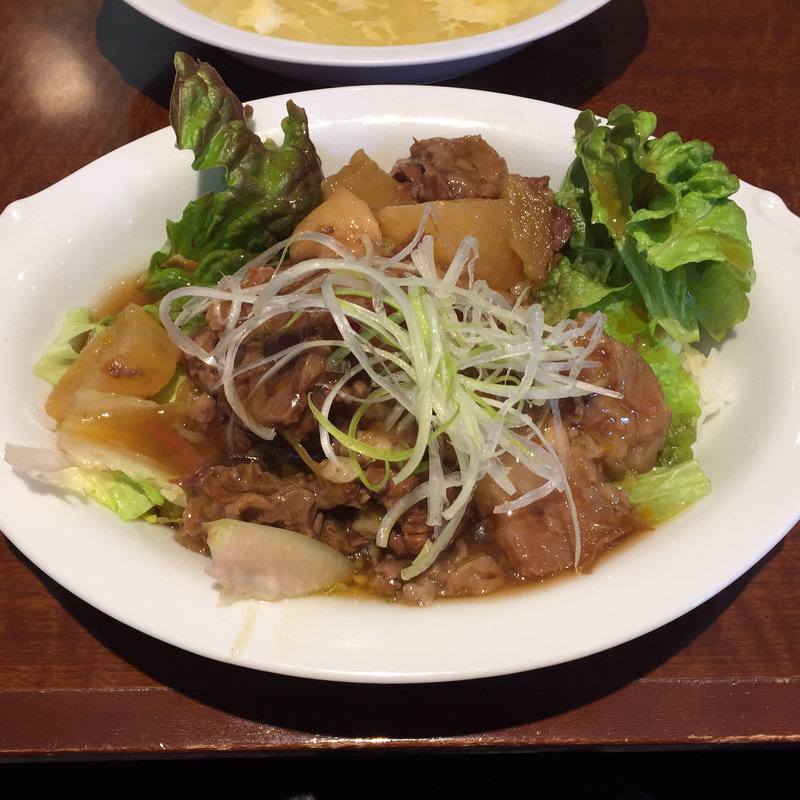 牛スジ大根煮込丼(小燕京)
