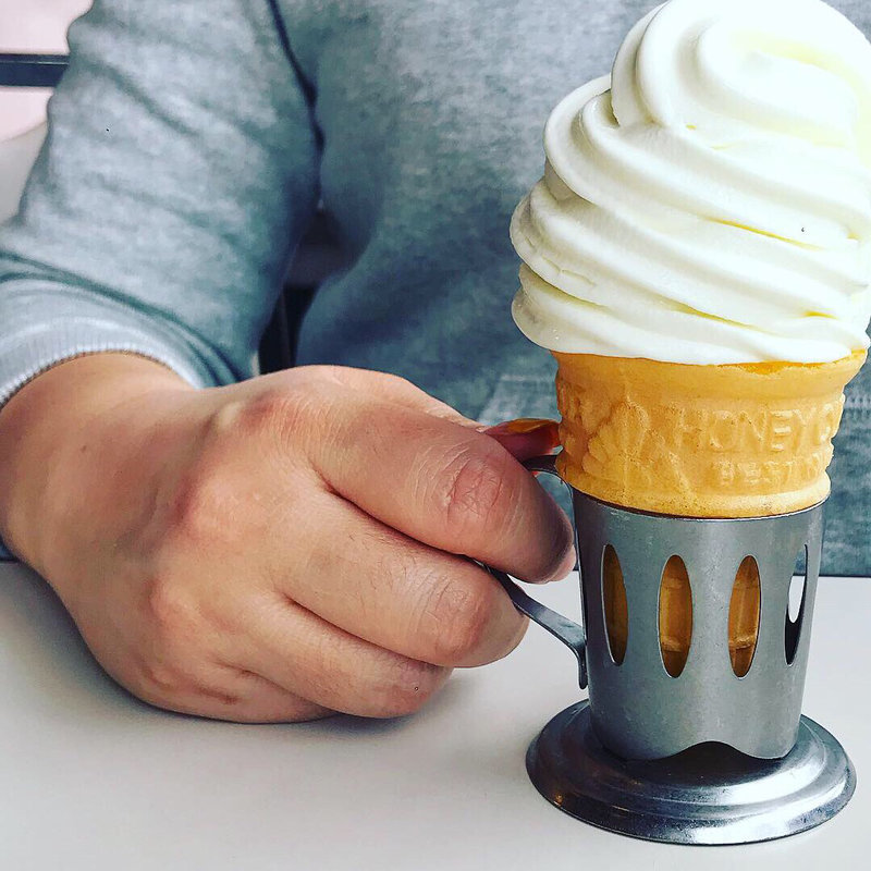 ミニソフトクリーム(マルカンビル大食堂)