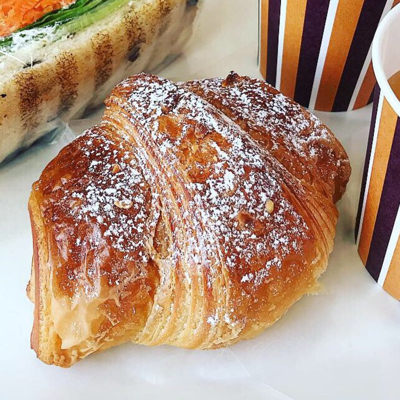 クロワッサンノワゼット(石窯パン工房ミッシェル 花巻本店 （石窯パン工房Michel）)