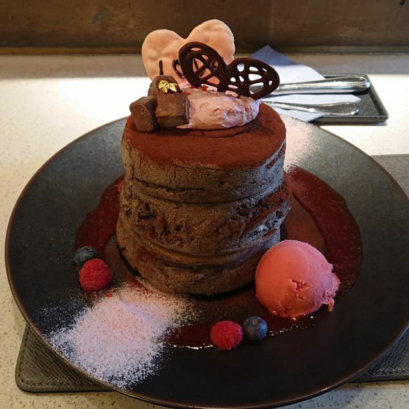 バレンタイン限定フォンダンショコラパンケーキ(ミカサデコ&カフェ神宮前)