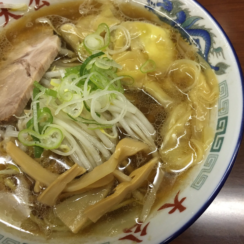 ワンタンメン(ラーメンの大公)