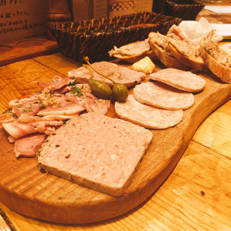 シャルキュトリーの盛り合わせ(WINE & Belgian Beer Hemel ミヤマス)