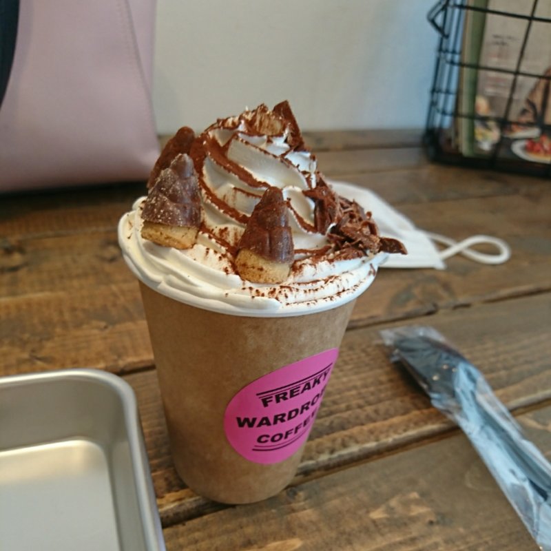 たけのこラテ(FREAKY WARDROBE COFFEE)