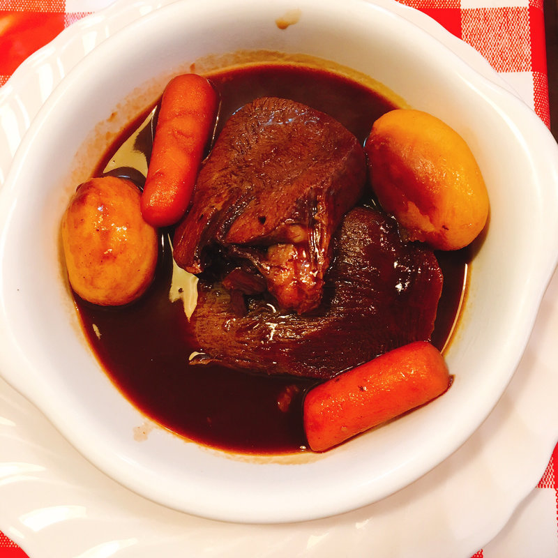 特製タンシチュー(ビストロ・ド・ラパン)