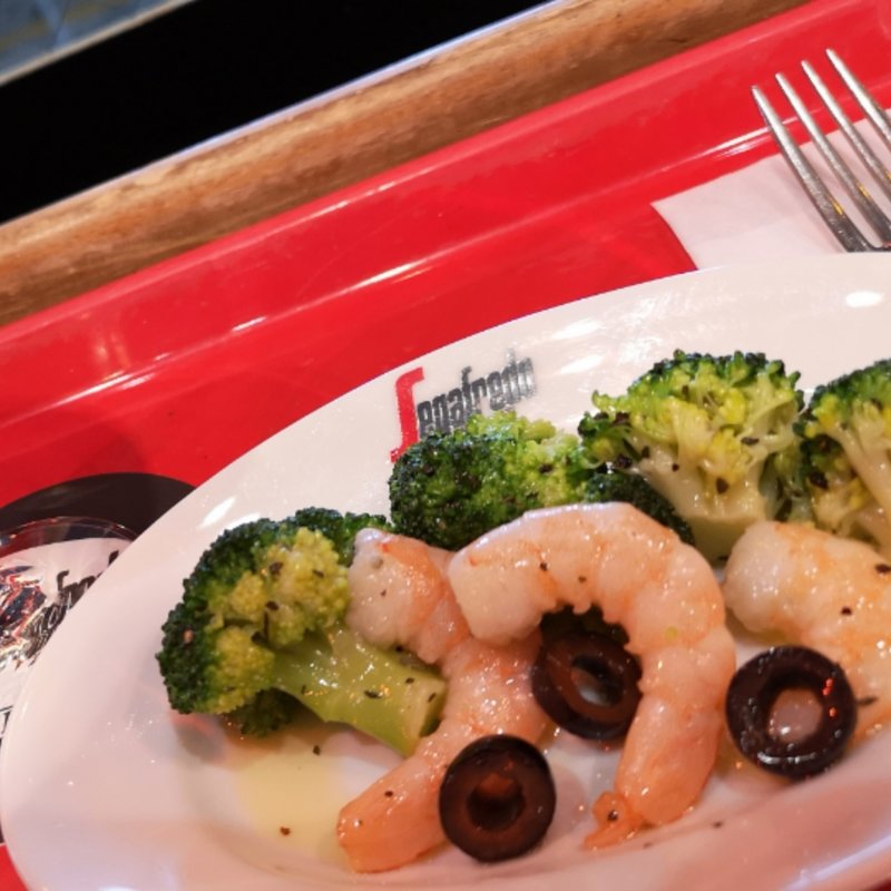 海老とブロッコリーのマリネ(セガフレード・ザネッティ・エスプレッソ 新宿３丁目店)