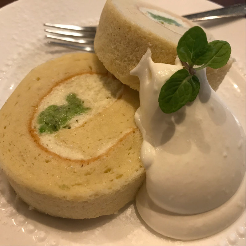 だだ茶豆のロールケーキ(アルケッチァーノ)(カフェ フクモリ 馬喰町店)