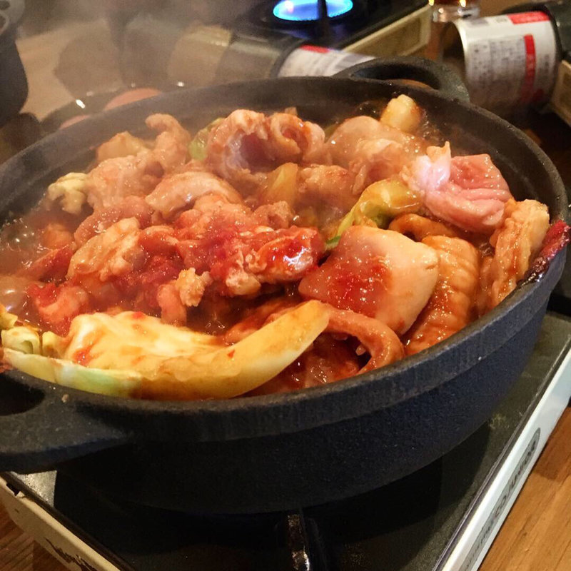 鉄鍋地鶏焼きセット+ホルモン(旬鮮馳走 碧亭)