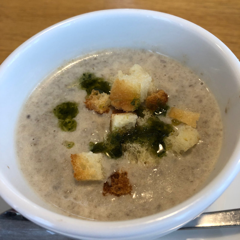 (サルティンボッカ （TRATTORIA SALTIMBOCCA）)