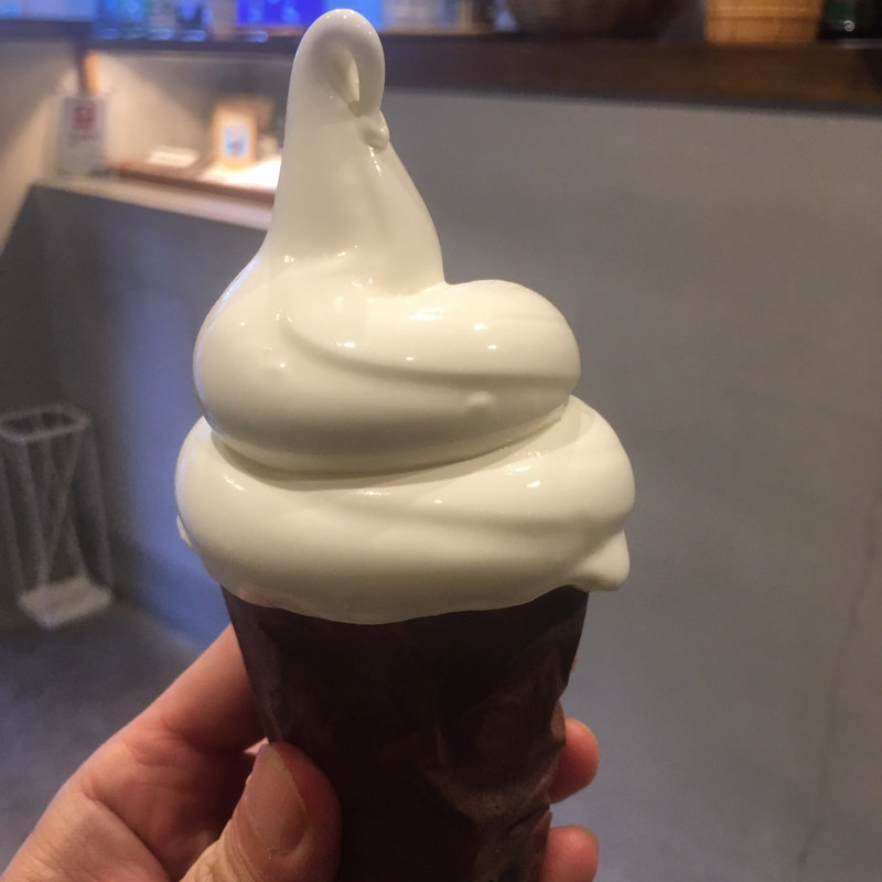 焼きいもソフトクリーム(大名ソフトクリーム 大名店)