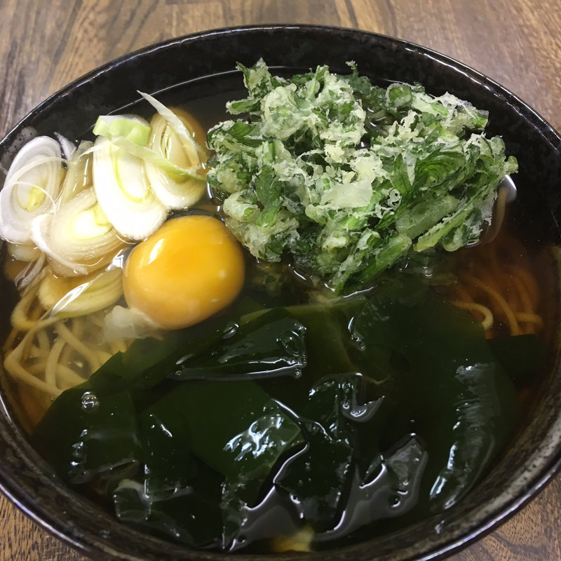 月見そば、春菊天(立ち食いそば 熊 )