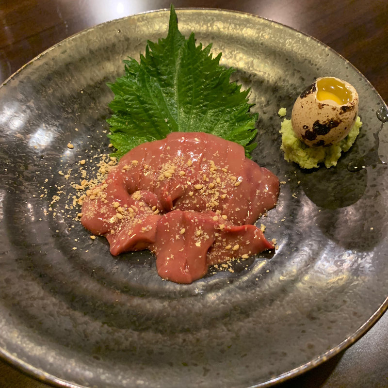 とりレバー刺し(焼鳥はなび)