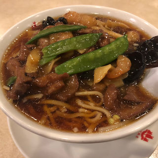 海老と豚マメ入りばん麺(スープあり)(赤坂飯店 パレスサイドビル店)