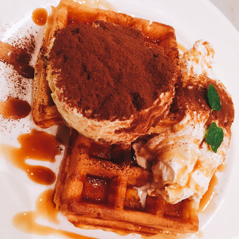 キャラメルエスプレッソとティラミスのワッフル(ノアカフェ 銀座店)