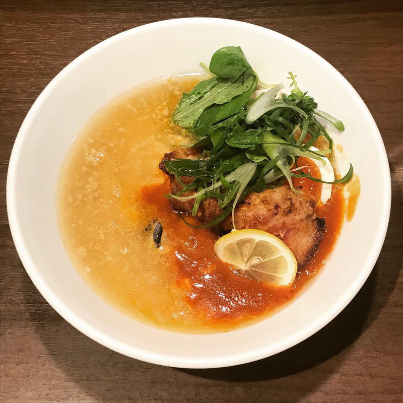 限定 背脂とミルフィーユチャーシューのトマトラーメン(八咫烏)