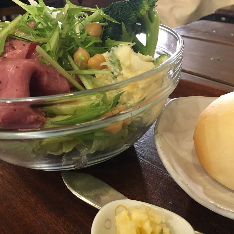 パストラミビーフサラダ(家鴨軒)