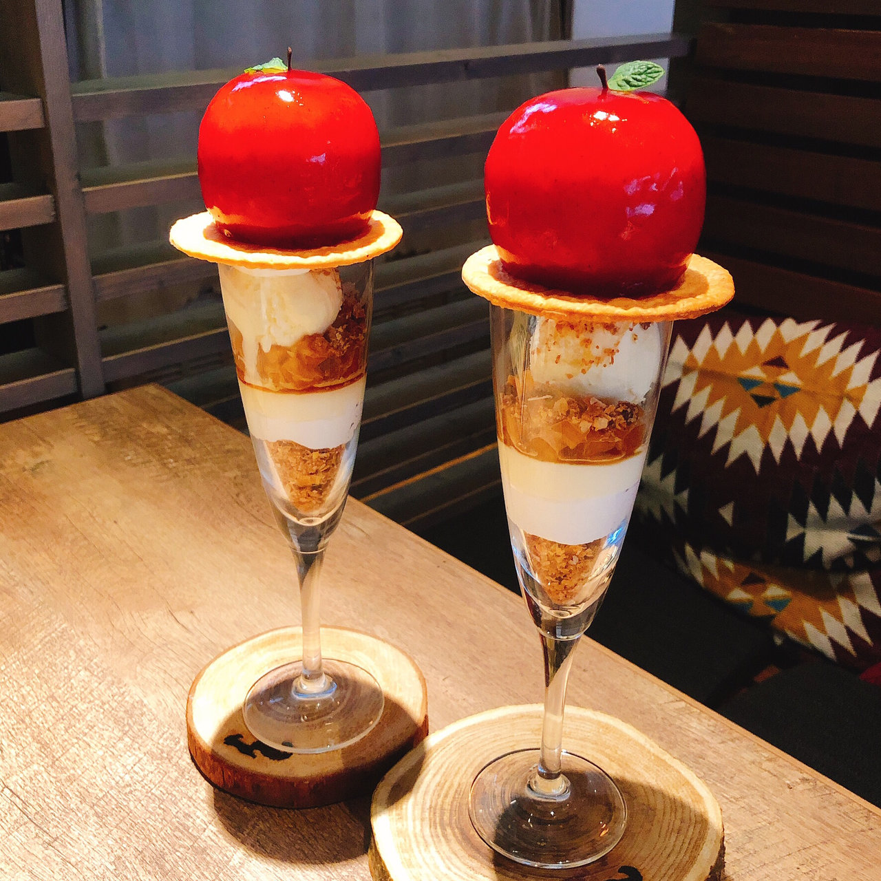 リスの誘惑 りんごパフェ Dammi 神戸三宮店 ダンミ の口コミ一覧 おいしい一皿が集まるグルメコミュニティサービス Sarah