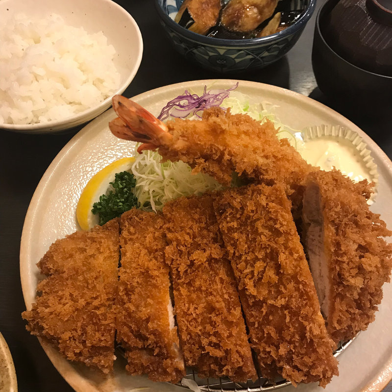 スタミナかつ定食エビフライ付き(とんかつ勝 追浜本店)