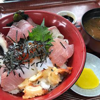 海鮮丼(太平洋 （たいへいよう）)