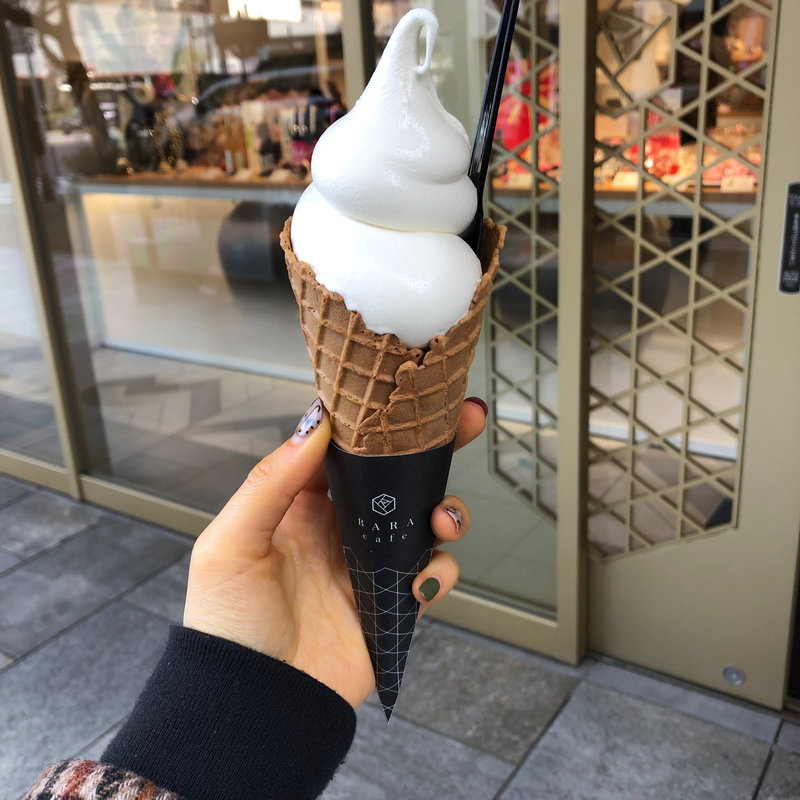 茨城産牛乳のミルクソフト(IBARAKI　sense イバラキセンス　BARA cafe)