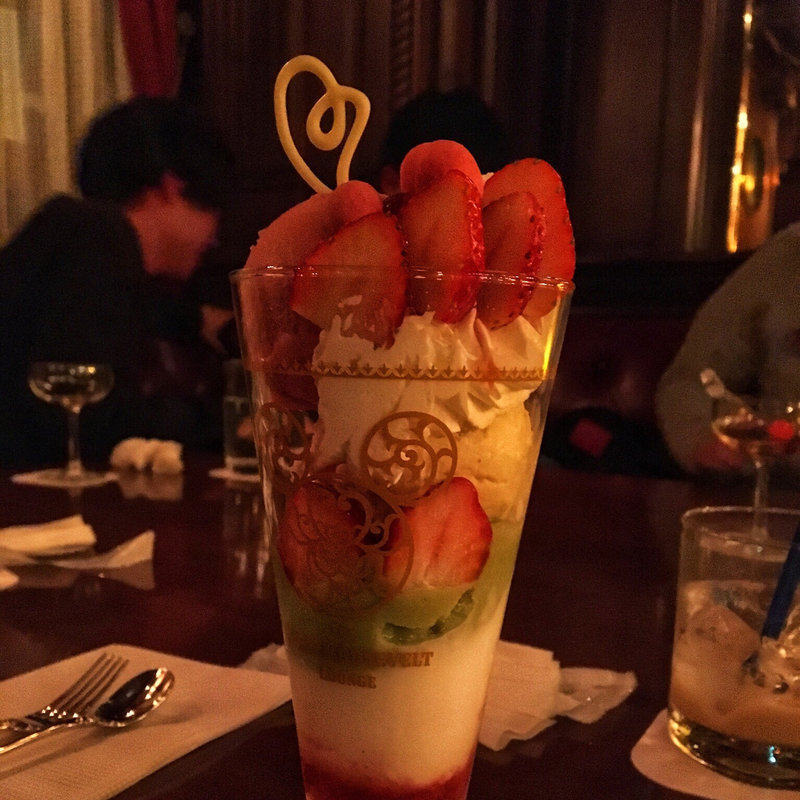 イチゴのパフェ(S.S.コロンビア・ダイニングルーム)