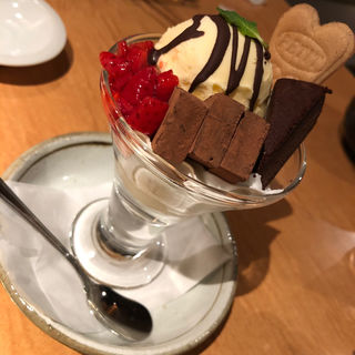生チョコの贅沢チョコレートパフェ(焼肉屋さかい 焼津三ヶ名店 )