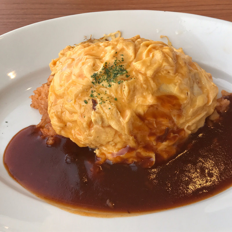 オムライス デミグラスソース 大盛(デリッシュ ウフ ららぽーと立川立飛店)
