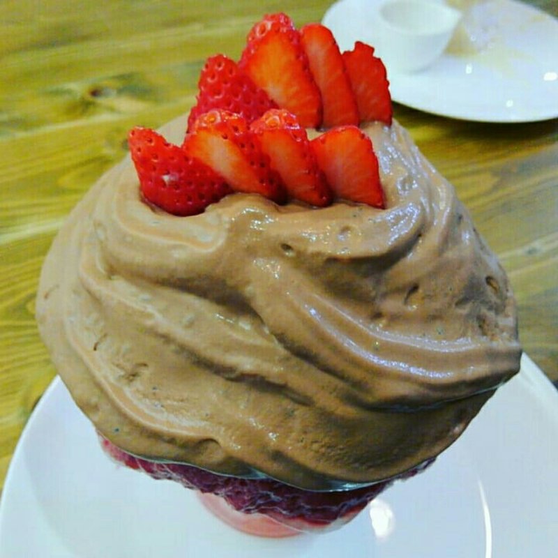 フランボワーズショコラエスプーマ氷(かき氷研究所)