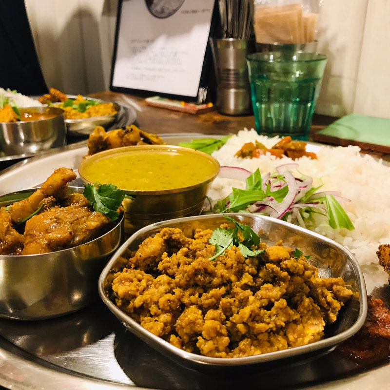 チキンカレーと日替りキーマの2種プレート(ダルバート食堂 )