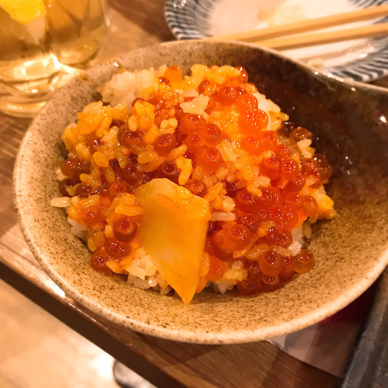 いくらと海鮮の玉子かけ丼(鯛之鯛 梅田店)